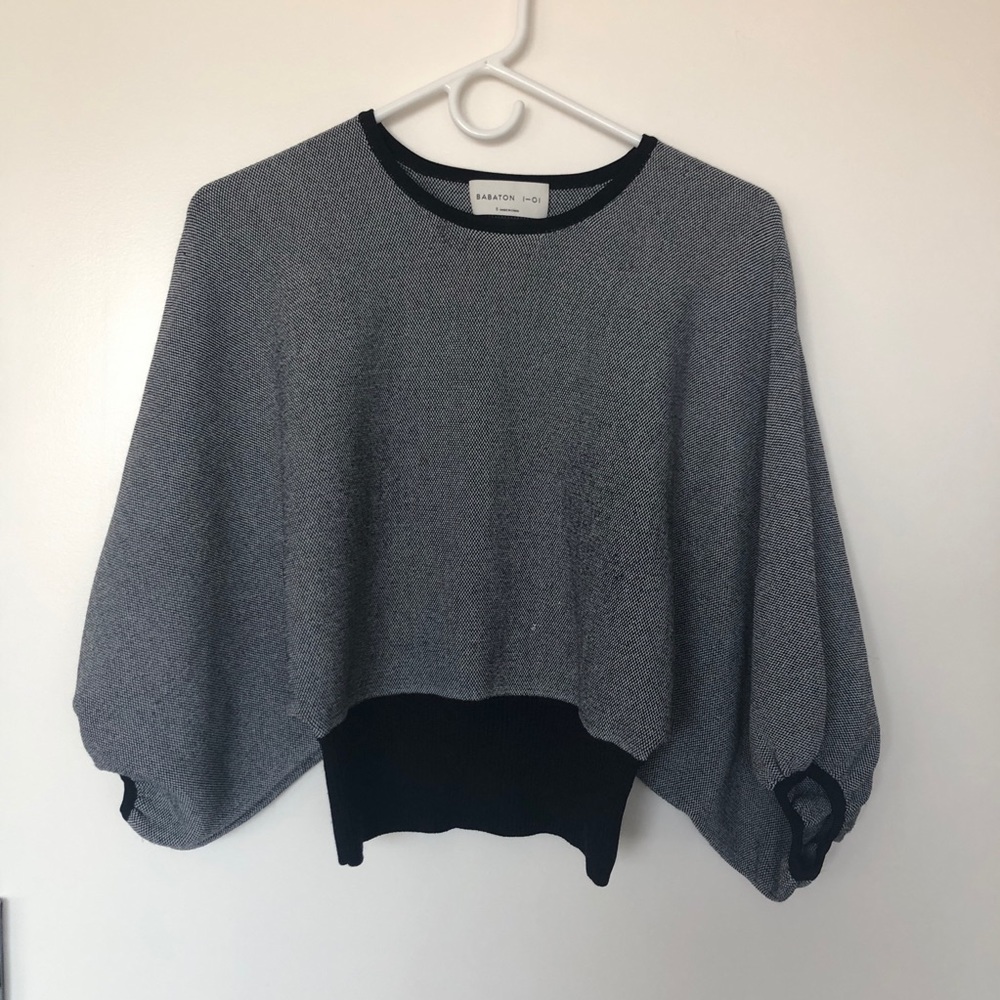 Aritzia Babaton cropped knit top, size s